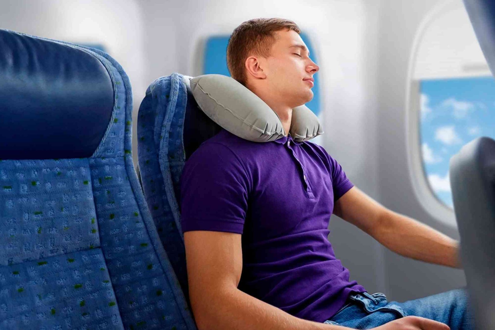 How to Travel Comfortably on Long Flights